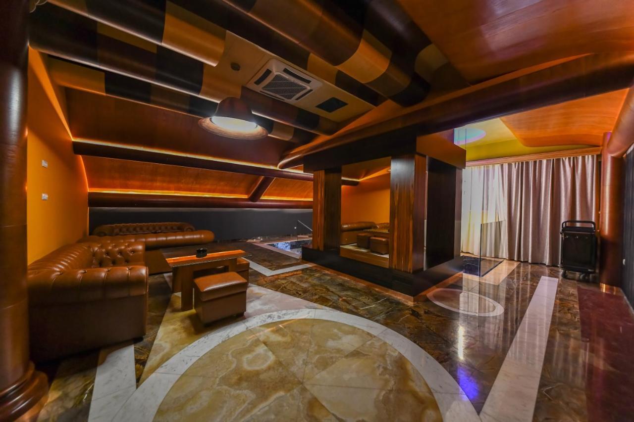 Hotel Havana Лозница Экстерьер фото